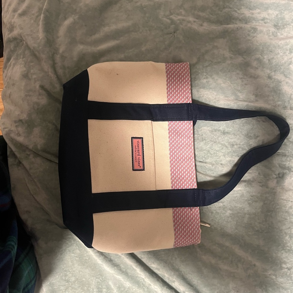 Vineyard vines tote